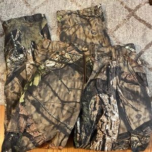 Boys camo hunting pants size l